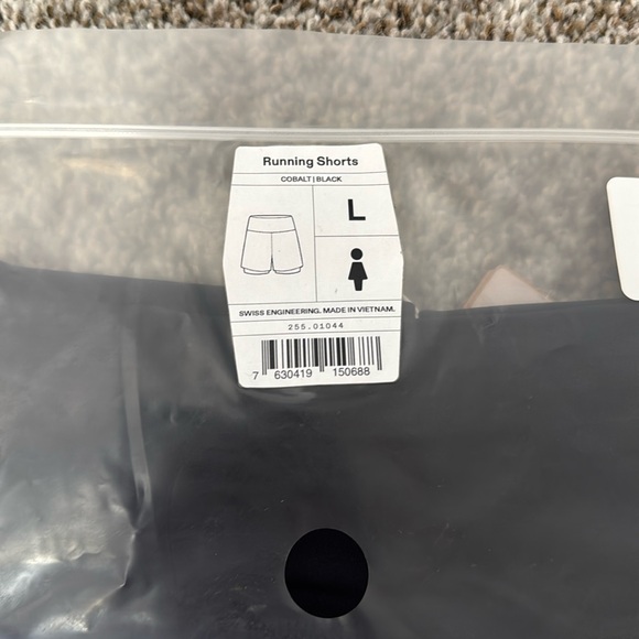 ON RUNNING Women’s Running Shorts in Colbalt Blue size large - Picture 8 of 9